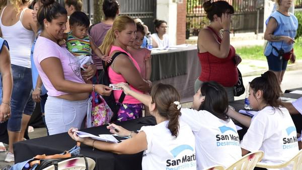 entrega-de-tarjeta-alimentar-en___jcr-SXHl_600x338__1