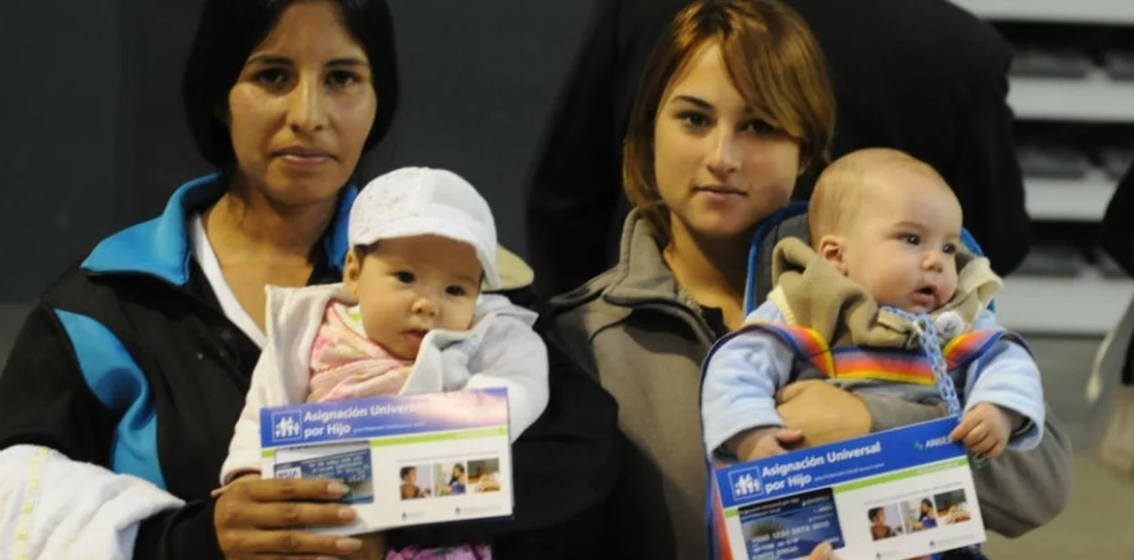 auh-madres-con-asignacion-universal___BykNmR4L-_1256x620