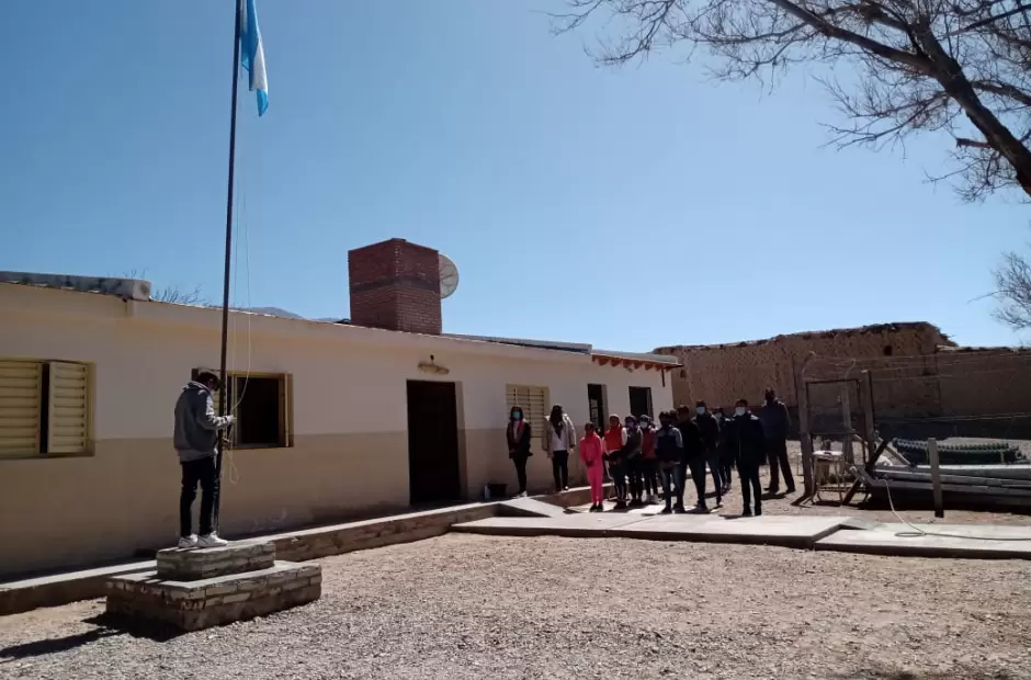 Docentes fiambalenses denuncian que llevan años sin cobrar sus sueldos
