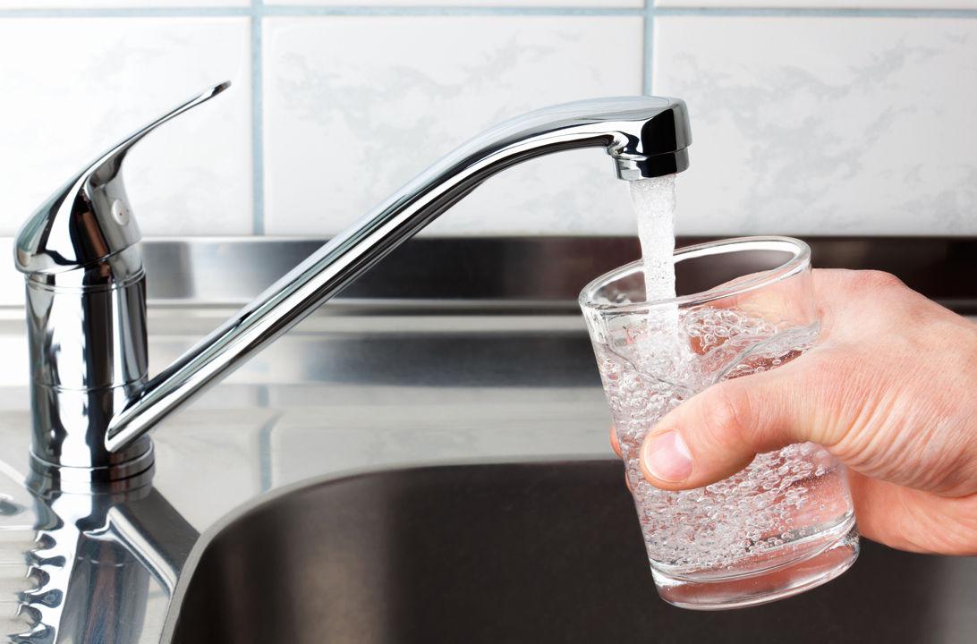 el agua del grifo