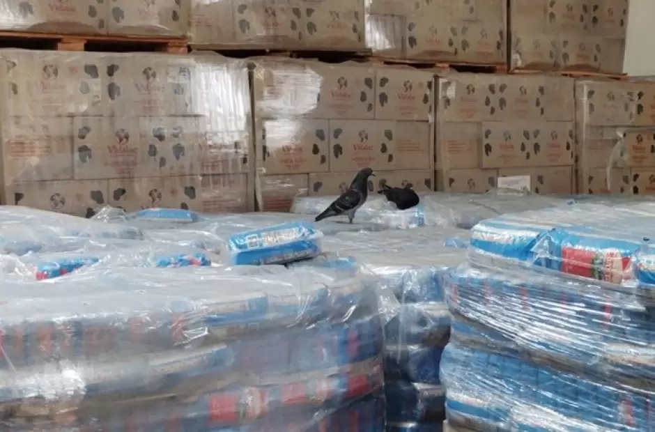DENUNCIAN QUE CAPITAL HUMANO RETIENE ÚTILES ESCOLARES Y COMIDA POR PUDRIRSE