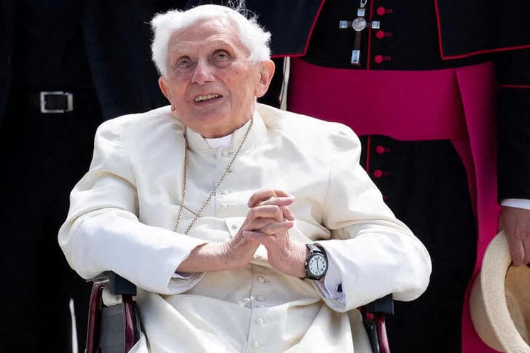 ex papa benedicto