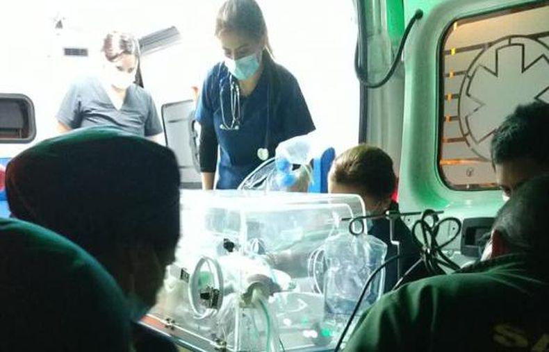 trasladan-urgencia-avion-sanitario-un-bebe-4-dias-vida-2jpg