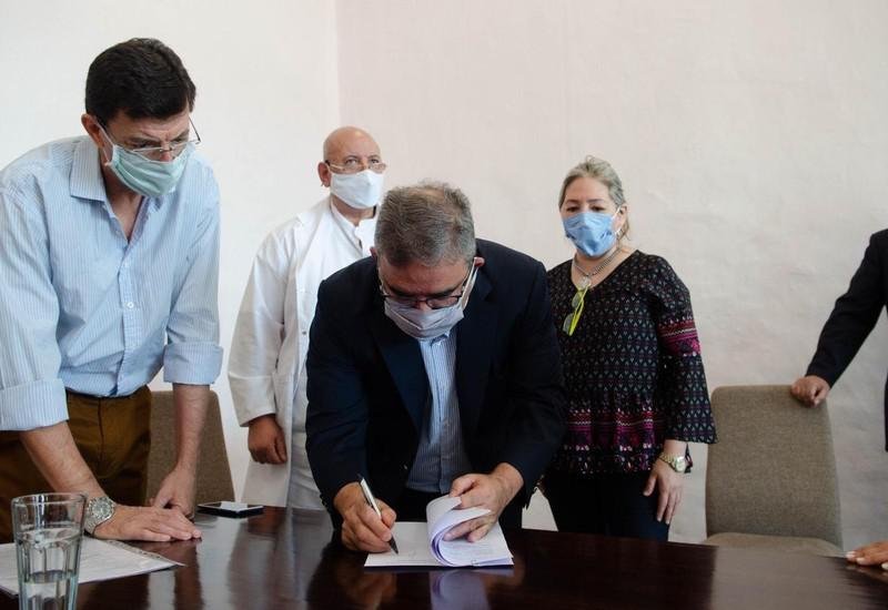 raul_firmo_decreto_para_compra_de_terrenos_large_large