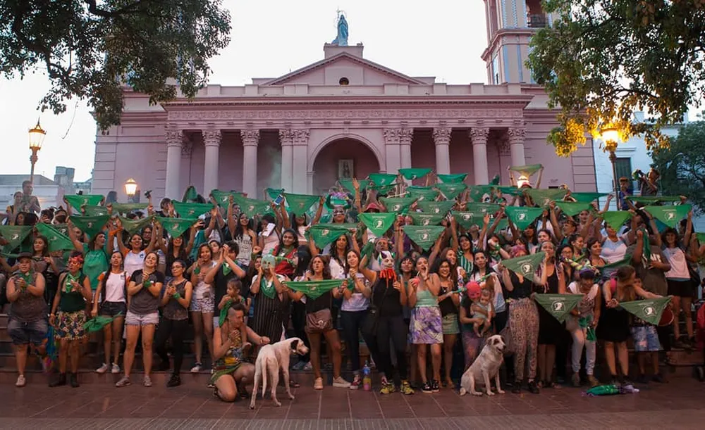 aborto LO QUE ESTÁ EN CRISIS NO ES EL DESEO DE MATERNAR, ES LA FALTA TOTAL DE GARANTÍAS PARA HACERLO CON DIGNIDAD