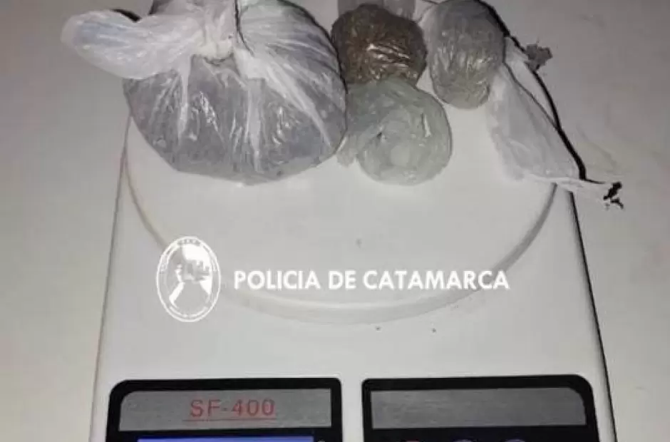 La Policía secuestró marihuana a cuatro personas