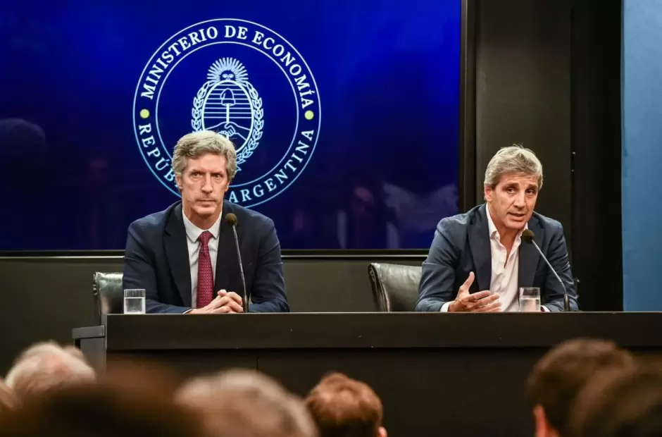 El Banco Central anticipó el fin del impuesto PAIS y evalúa su impacto en la economía